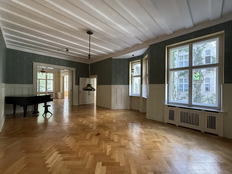 * Im Altbau mit Stil und Charme auf Zeit wohnen - 201m² Wohnfläche, 2 Balkone und in bester Lage * — photo 1